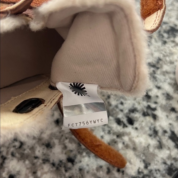 UGG Kids' Rennon II Sneaker high boot size 8 chestnut - Picture 11 of 12